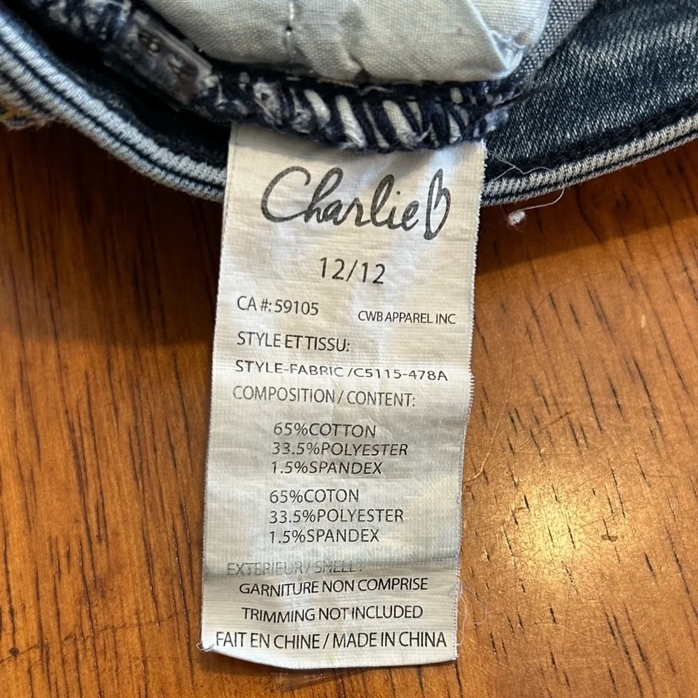 Charlie B Women's Embroidered Southern Western Cuff Jeans Dark Blue Wash Size 32 - Picture 14 of 16